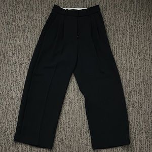 ARITZIA The Effortless Pants Cropped
